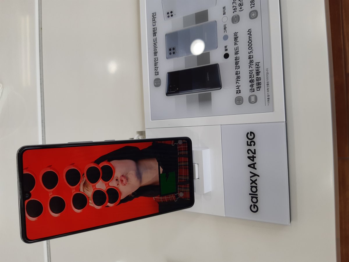 Samsung Galaxy M42 5G: бодрый бюджетник с широкими возможностями